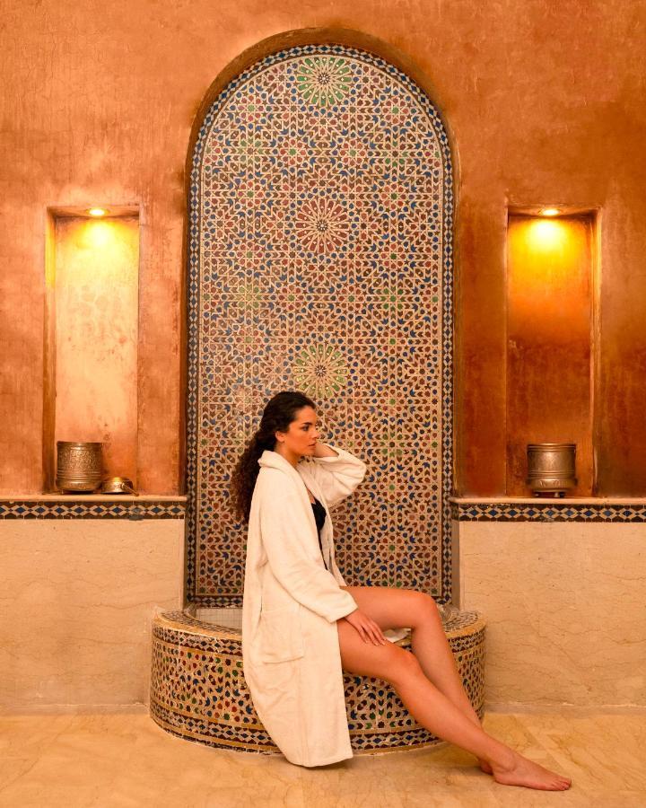 فندق تيكيدا جولف بالاس - ريلاى اند شاتو أغادير المظهر الخارجي الصورة A woman in a hammam